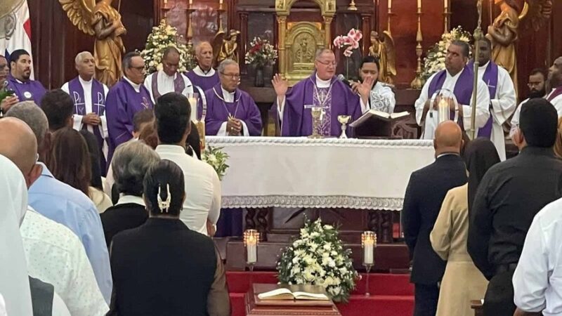 La Vega Despide a Monseñor Camilo con Misa de Cuerpo Presente