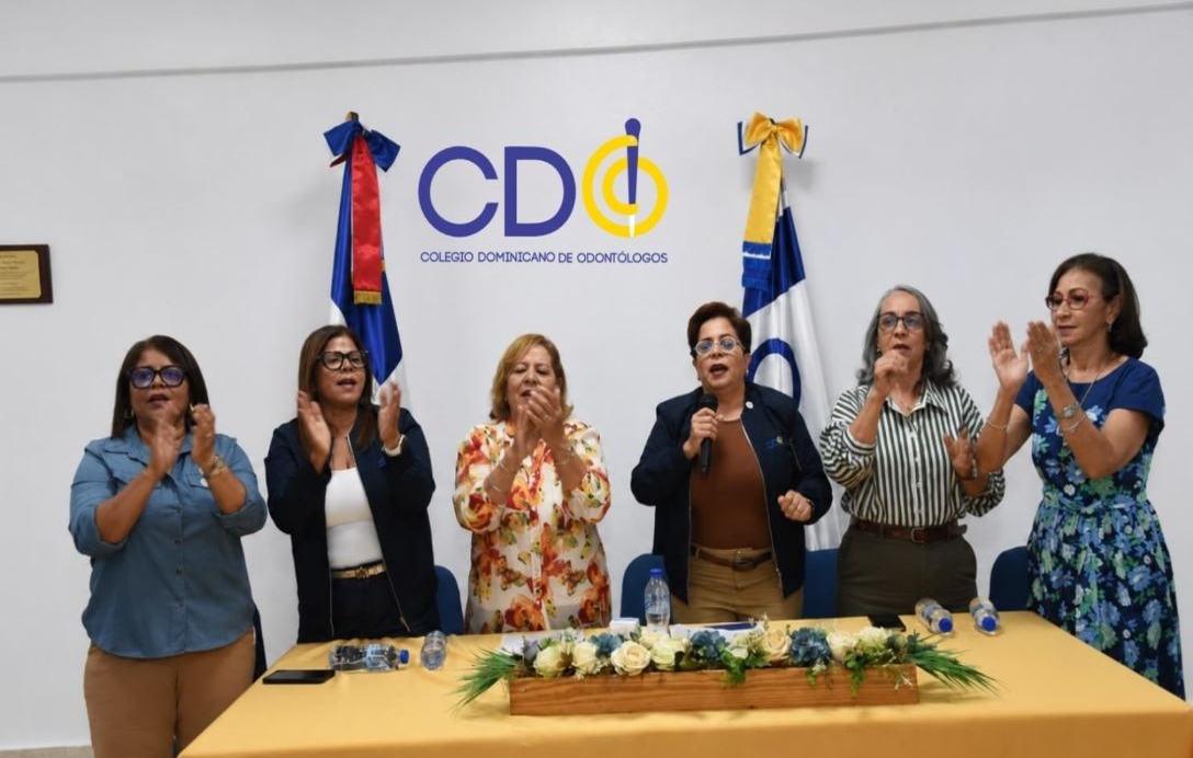 Odontólogos Dominicanos Exigen Cambios al Director de Salud