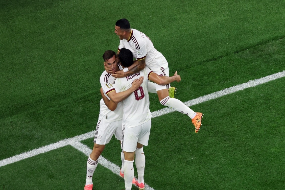 Mikel Merino lleva a España a cuartos de final y marca el fin de la era mundialista de Cristiano Ronaldo