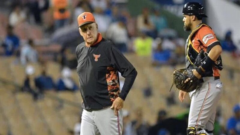 El Béisbol Dominicano Llora la Pérdida del Legendario Phil Reagan