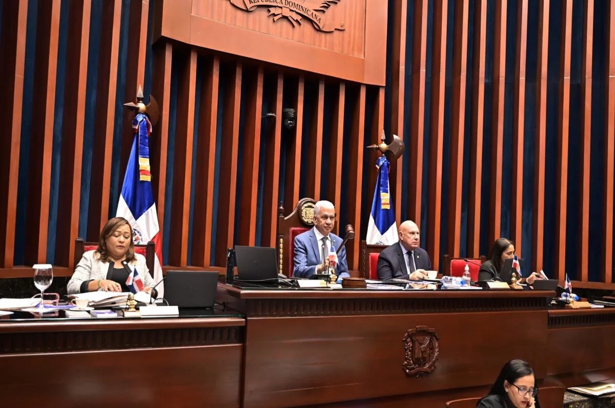 Senado Avanza en la Reforma Policial con Nuevas Categorías y Sanciones