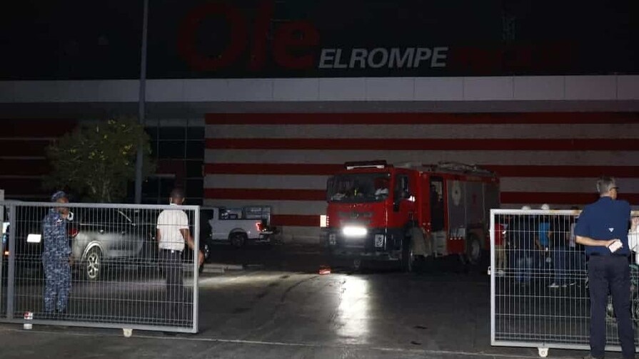 Bomberos Controlan Incendio en Supermercado Olé sin Víctimas