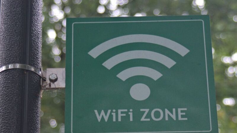 Riesgos de Conectarse a Redes Wi-Fi Públicas en República Dominicana