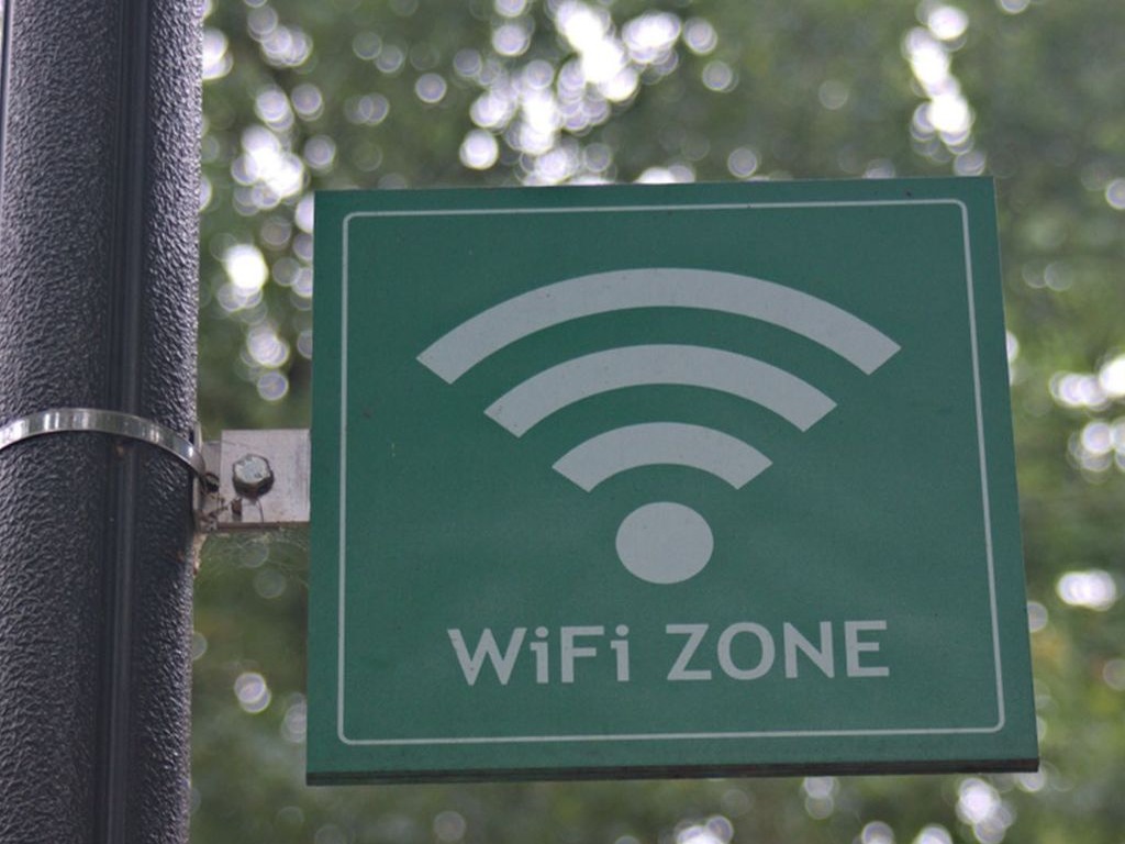 Riesgos de Conectarse a Redes Wi-Fi Públicas en República Dominicana
