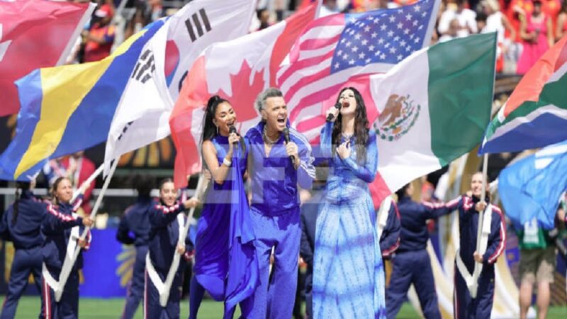 Robbie Williams Desmiente Rumores: La Sustancia Blanca Era Solo una Menta