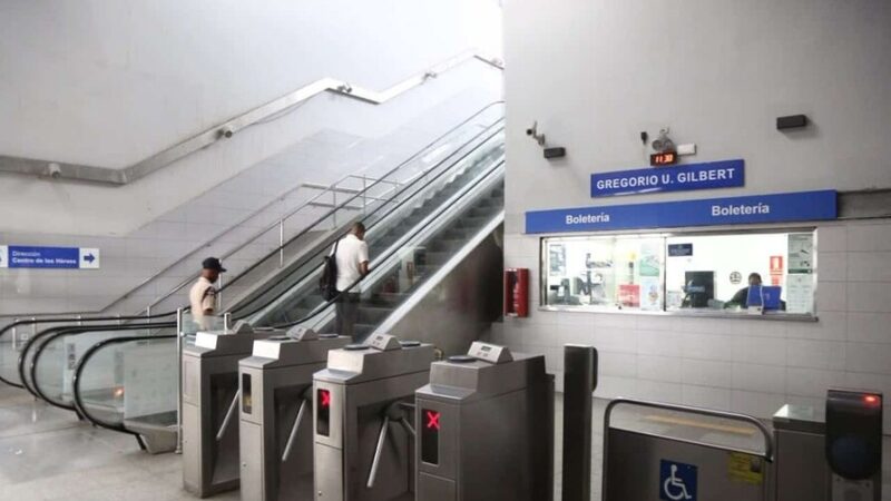 Mantenimiento Nocturno en la Estación Gregorio Urbano Gilbert del Metro