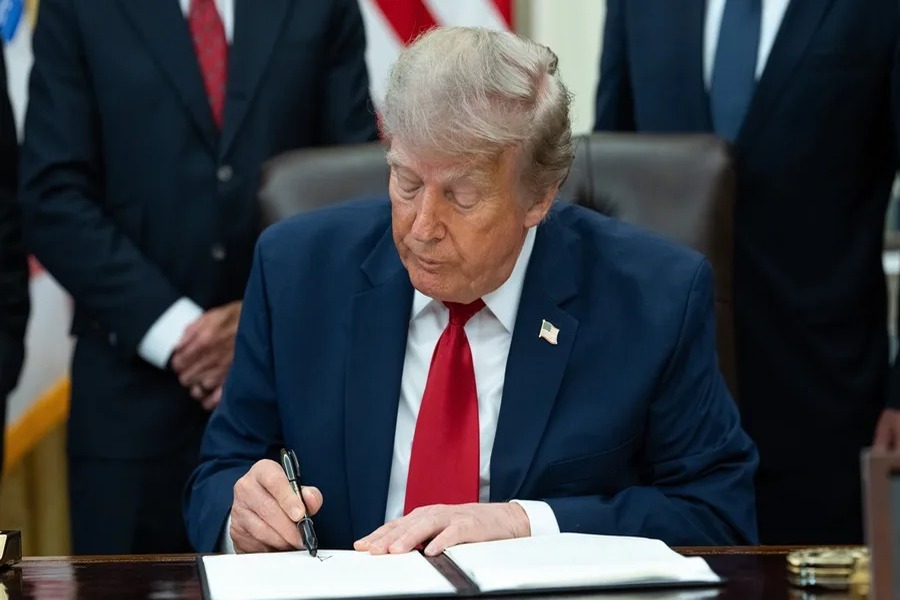 Trump Impone Nuevos Aranceles a Importaciones Canadienses