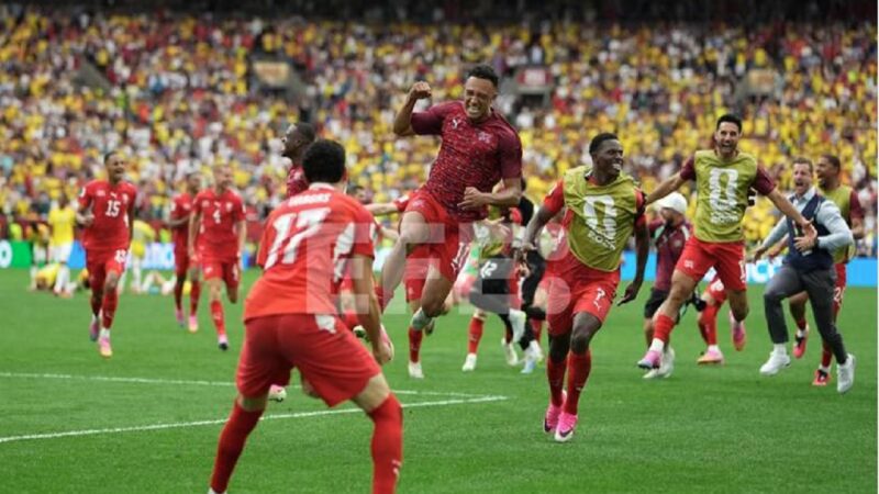 Rubén Vargas lleva a Suiza a cuartos de final tras vencer a Colombia en penales