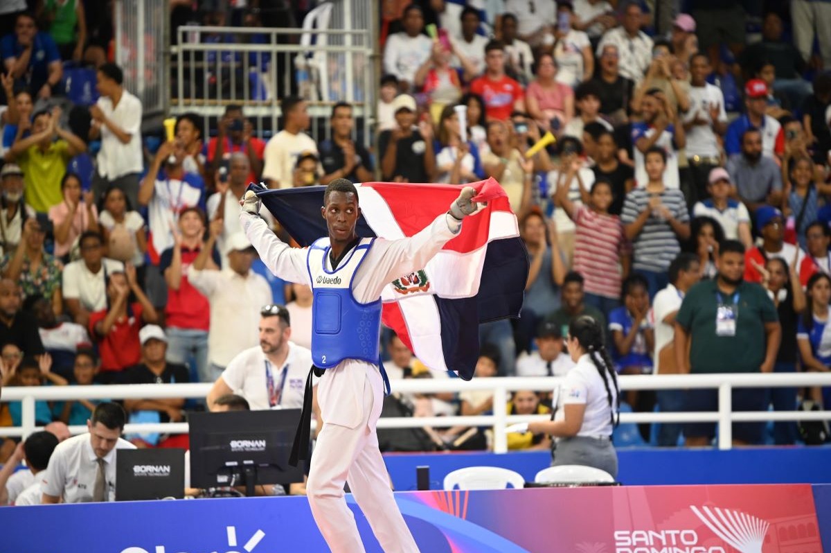 Wilfrido de la Cruz Brilla con Oro en Taekwondo en los Juegos Centroamericanos