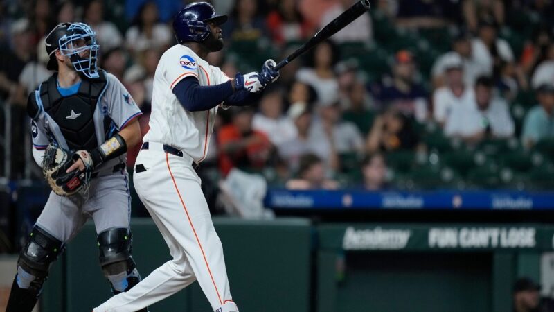 Yordan Álvarez se Enfoca en el Juego, No en la Triple Corona
