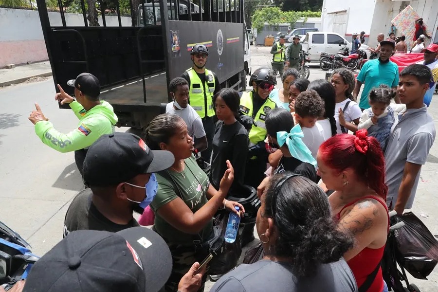 Desesperación y Protestas en La Guaira tras el Terremoto en Venezuela
