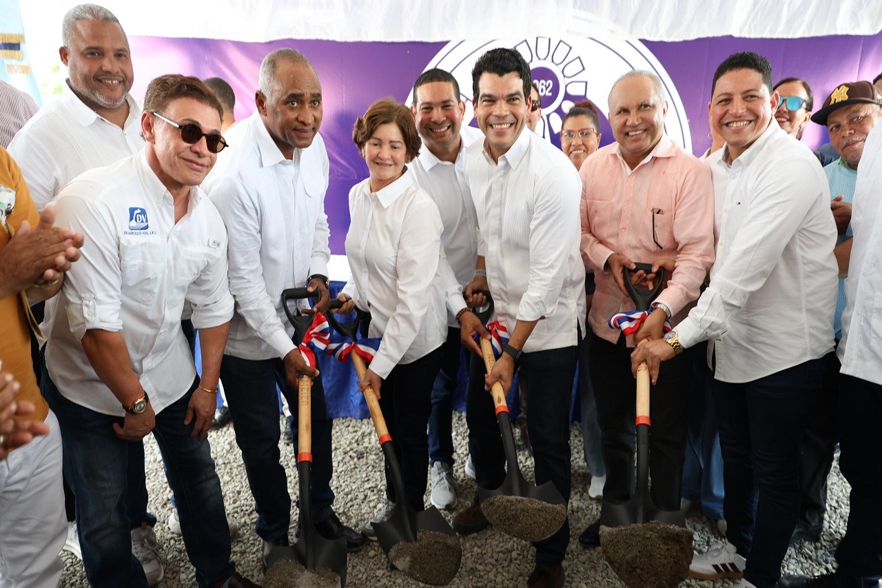 Wellington Arnaud Inicia Ampliación del Acueducto de Baní