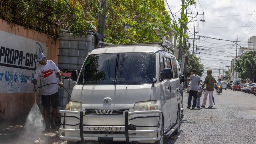 El Lavado de Vehículos en Santo Domingo: Entre la Innovación y la Regulación