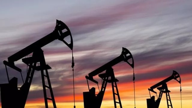 Incremento del 3.05% en el Precio del Petróleo de Texas tras Ataques de EE.UU. a Irán