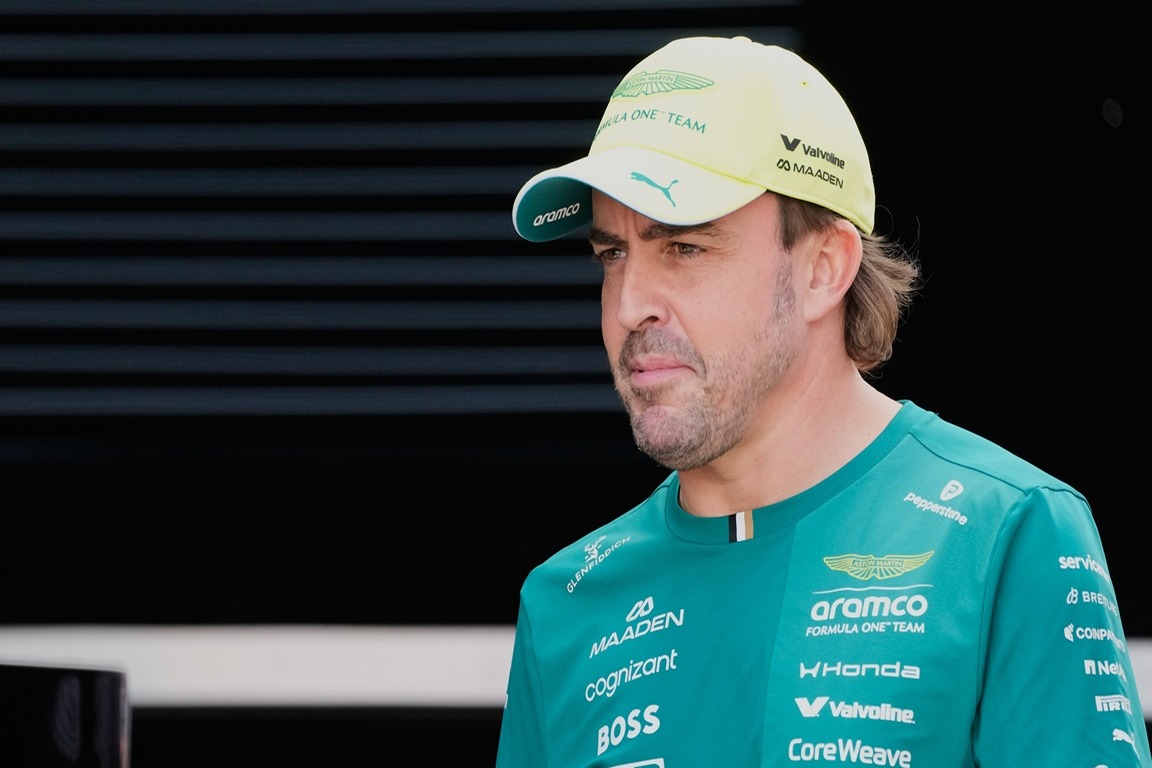 Fernando Alonso Condiciona su Futuro en la F1 a la Emoción de Conducir