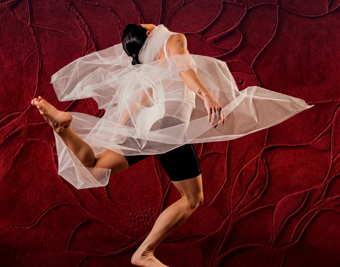 “Carmesí” Ilumina la Sala Manuel Rueda con Danza Contemporánea