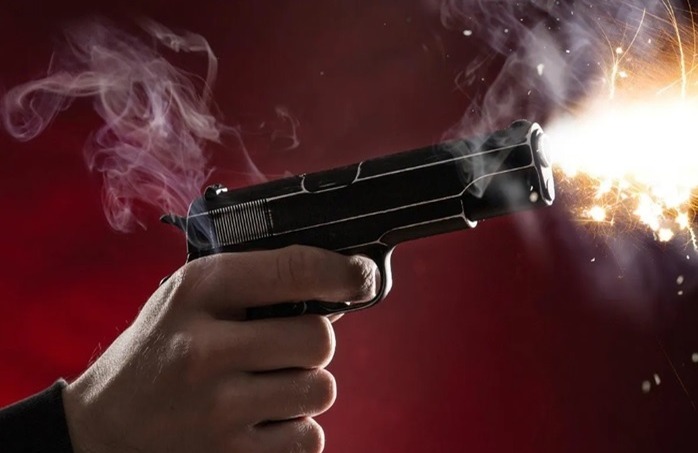 Tragedia en Queens: Explosión y Tiroteo Dejan Dos Muertos