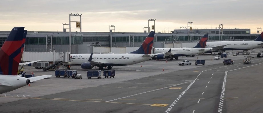 Clima Adverso en Nueva York Provoca Cancelación de Vuelos en Las Américas