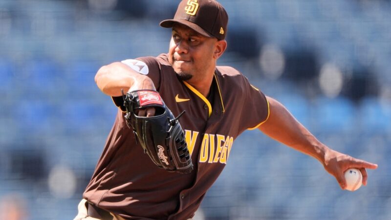 Padres de San Diego Reactivan a Lanzadores Dominicanos Randy Vásquez y Wandy Peralta