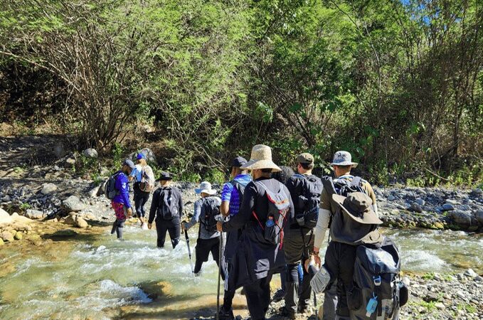 Guayabal-Constanza: Aventura entre Aguas Termales y Desconexión Digital