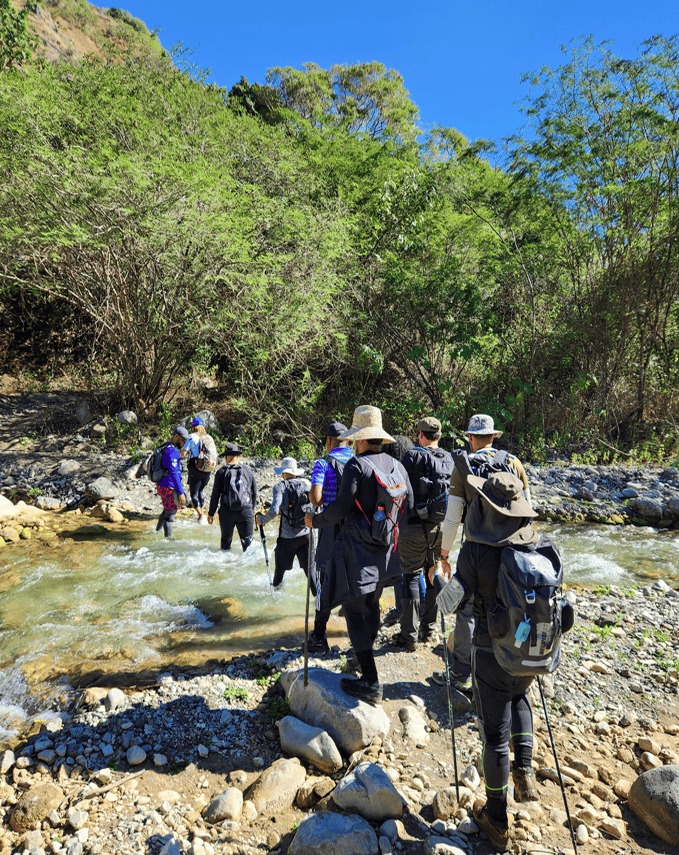 Guayabal-Constanza: Aventura entre Aguas Termales y Desconexión Digital