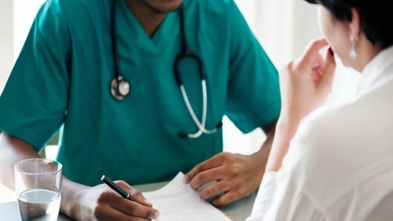 Aumenta el Riesgo de Cáncer Gastrointestinal en Adultos Jóvenes: Factores y Prevención