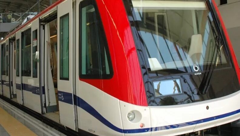 Usuario del Metro de Santo Domingo se Recupera Tras Incidente en las Vías
