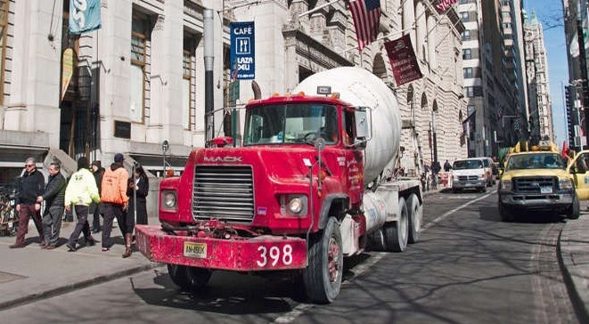 Nueva York endurece sanciones para camiones y autobuses con motor encendido