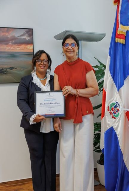 Embajada Dominicana en Alemania Honra a Sibella Pérez Zaten por su Impacto en la Medicina