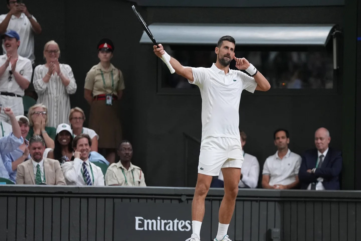 Djokovic Avanza a Semifinales de Wimbledon Tras Épico Duelo