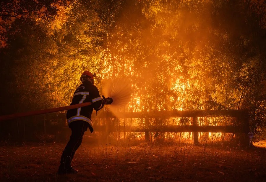 Crisis en Gironda: 220,000 Evacuados por Incendios Incontrolables en Francia