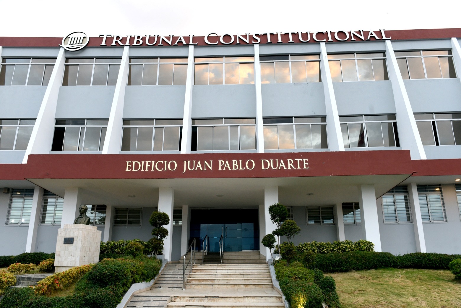 Tribunal Constitucional Anula Decreto sobre Horario de Bebidas Alcohólicas
