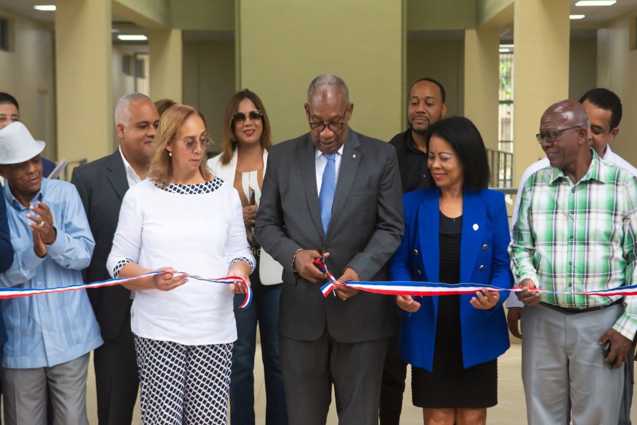 UASD Inaugura Innovador Edificio de Postgrado en San Cristóbal
