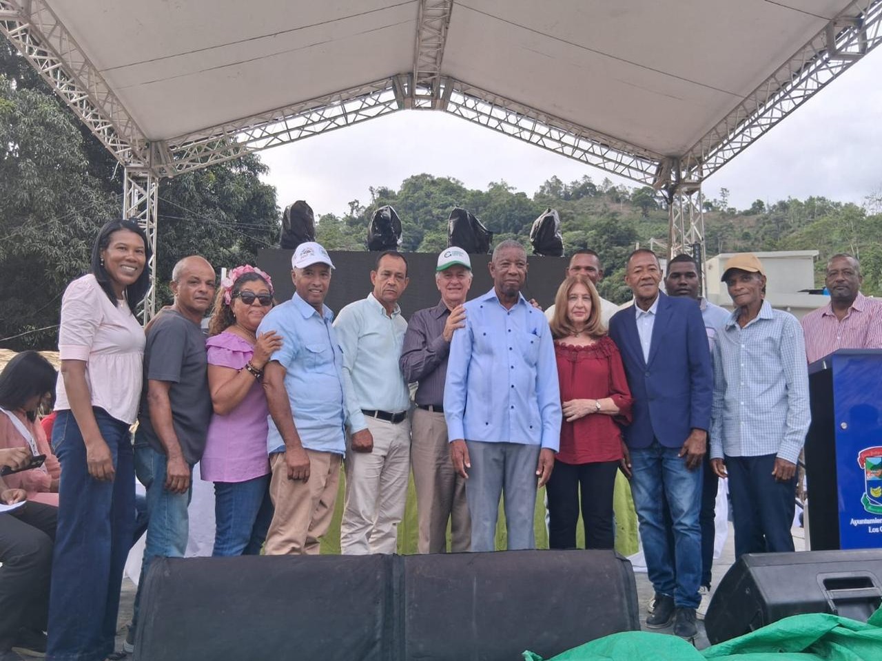 Los Cacaos Celebra su Centenario con Éxito Cultural y Ecoturístico