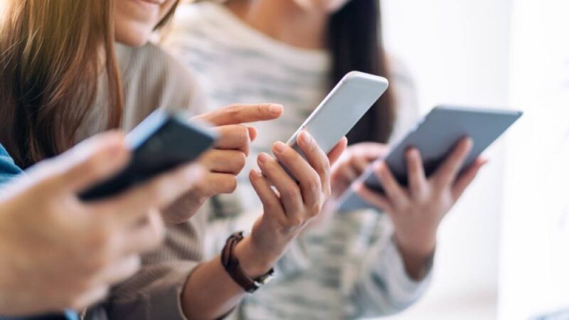 Protege tu Seguridad: Lo que No Debes Compartir en Redes Sociales