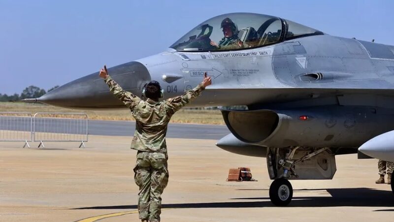 EE.UU. Refuerza Presencia Aérea en Oriente Medio ante Tensión con Irán