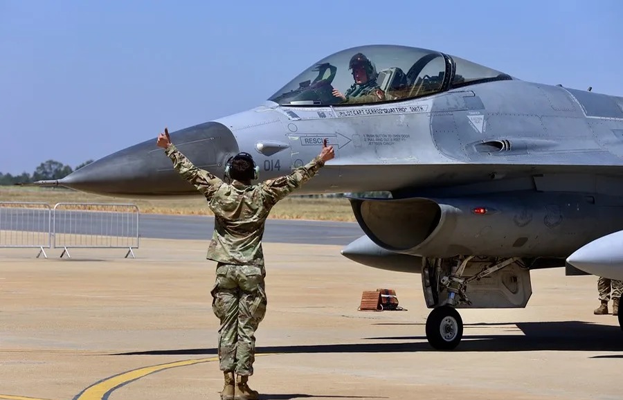 EE.UU. Refuerza Presencia Aérea en Oriente Medio ante Tensión con Irán