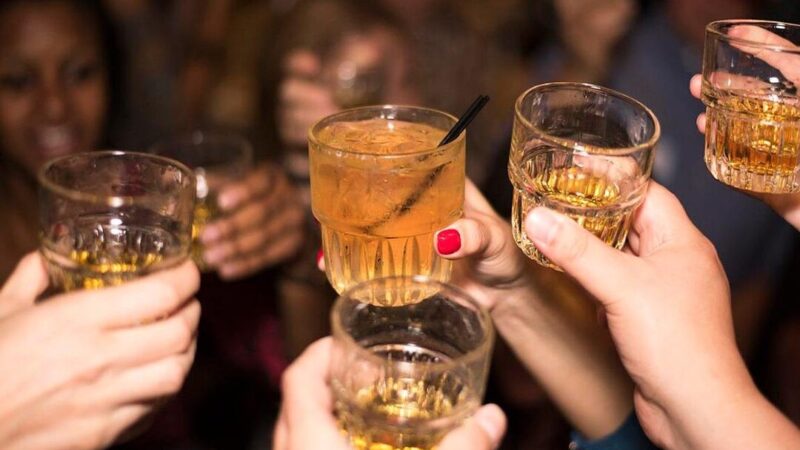 Propietarios de Centros Nocturnos Exigen Revisión de Horarios para Venta de Alcohol