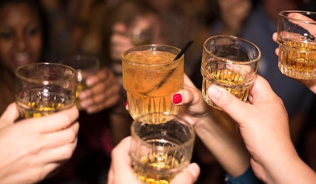 Propietarios de Centros Nocturnos Exigen Revisión de Horarios para Venta de Alcohol
