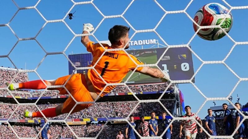 Estados Unidos avanza a octavos tras vencer a Bosnia-Herzegovina 2-0