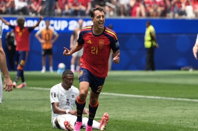 Mikel Oyarzabal Conduce a España a una Imponente Victoria en el Mundial