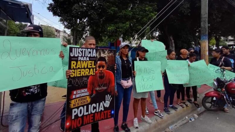 Familiares Claman por Justicia ante la Muerte de Joven en Protesta por Apagones