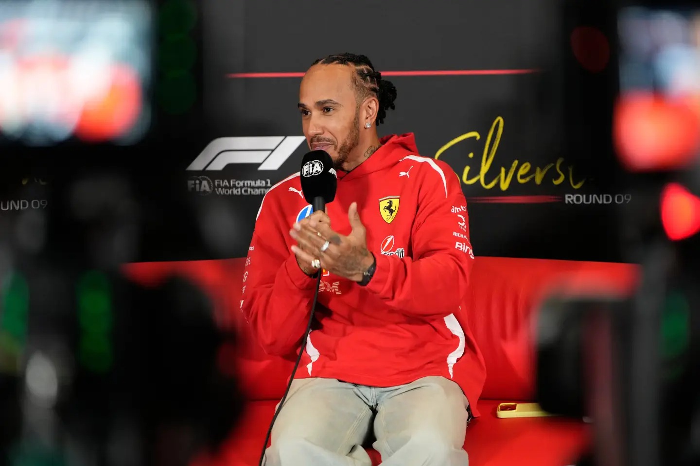 Hamilton Anticipa un Gran Premio de Gran Bretaña Inédito en Silverstone