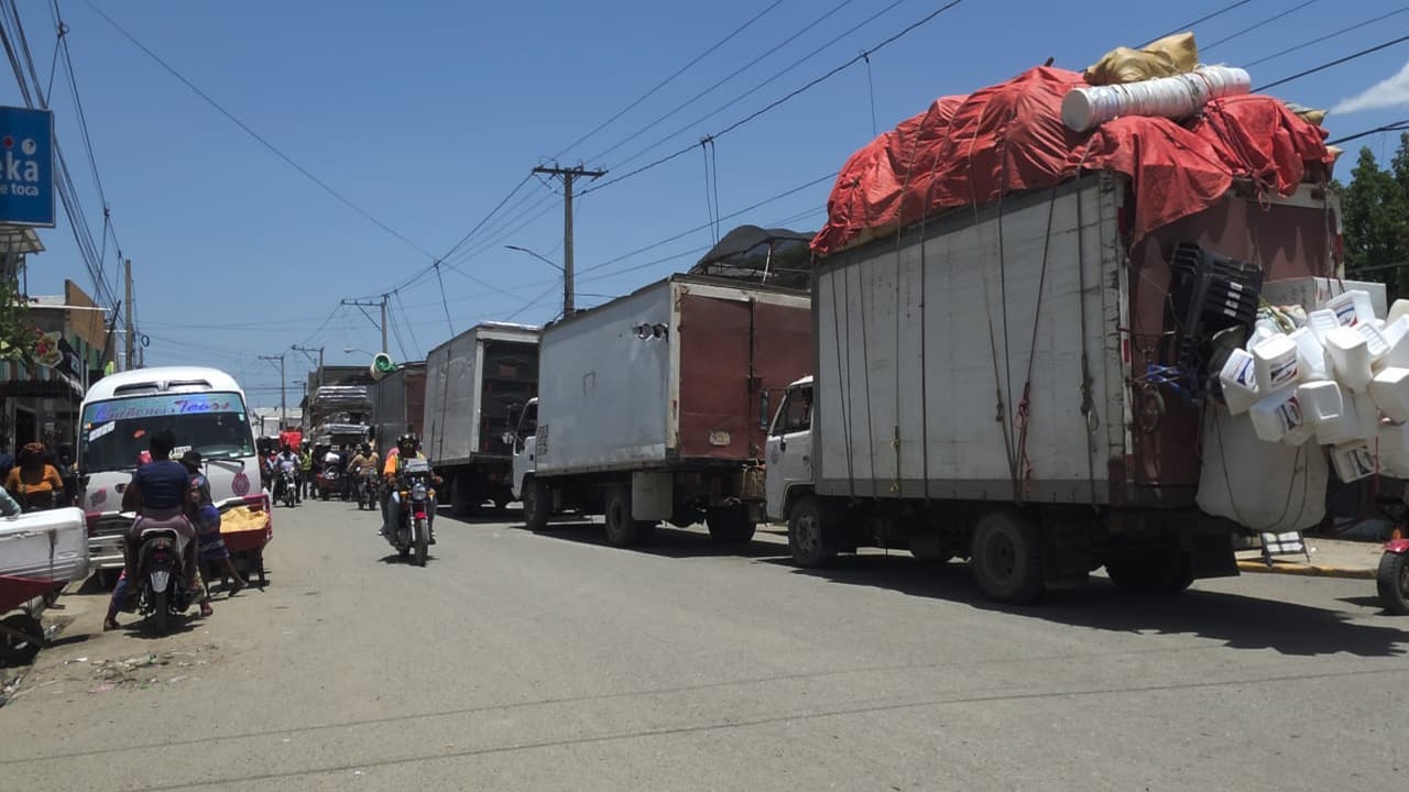 Protesta de Transportistas Haitianos Bloquea Puente Binacional en Dajabón