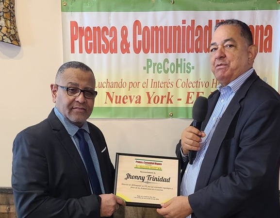 Reconocimiento a Jhonny Trinidad por su Labor Periodística en Defensa de los Dominicanos en el Exterior