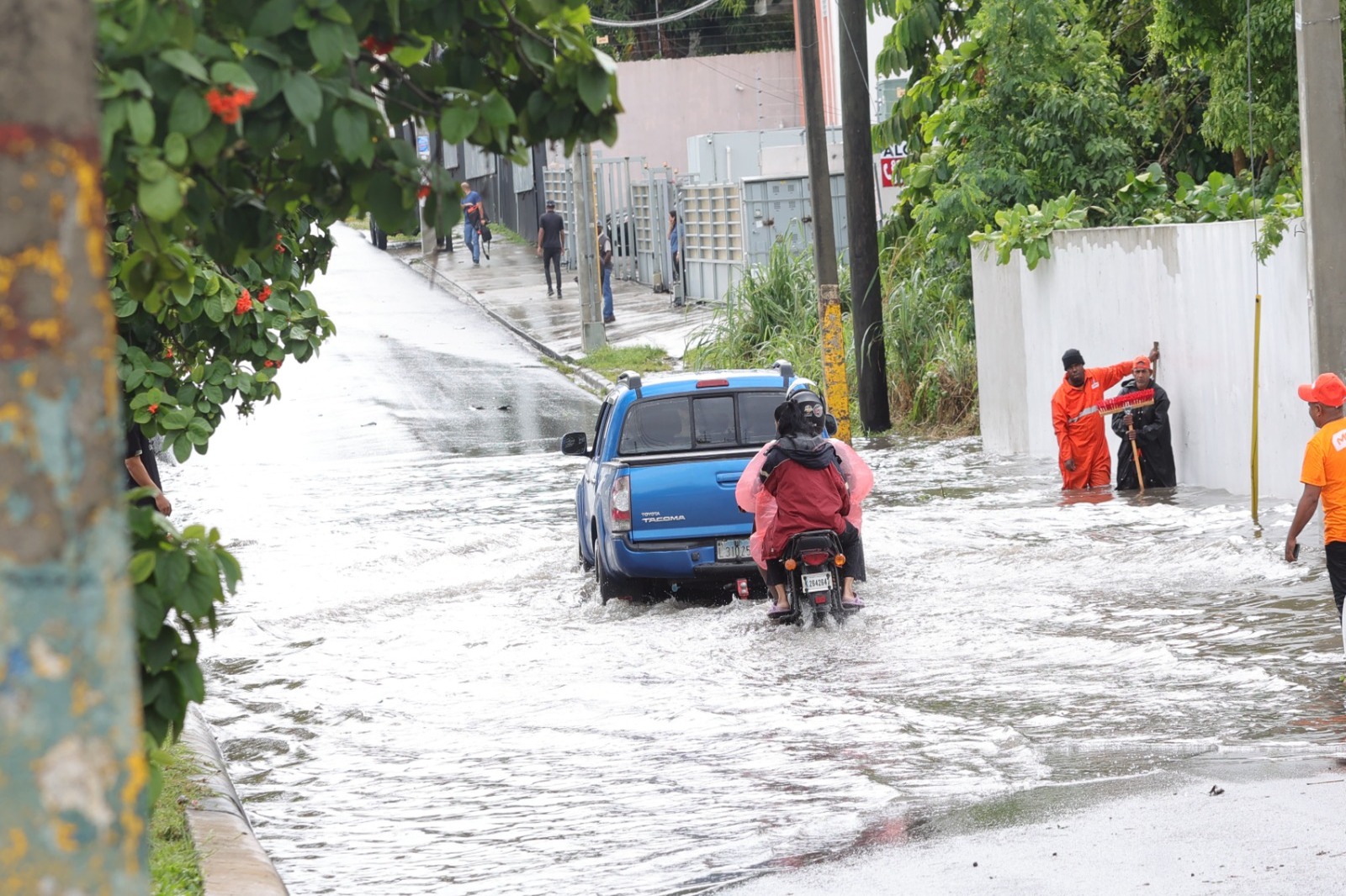 Calor Persistente con Lluvias Aisladas: Pronóstico del Tiempo para este Lunes