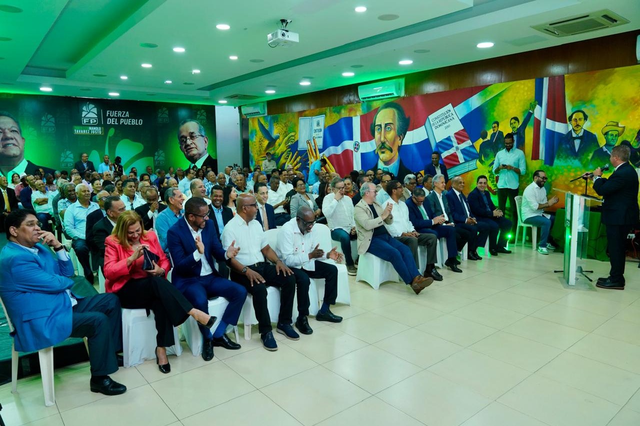 Fuerza del Pueblo Refuerza Capacidades de sus Secretarías Temáticas