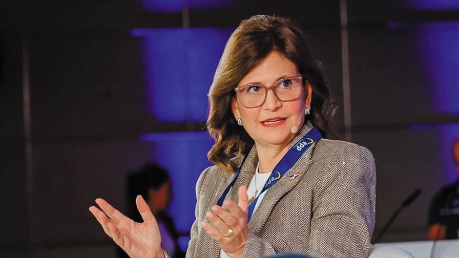 Raquel Peña Resalta la Fortaleza Económica de República Dominicana en Madrid