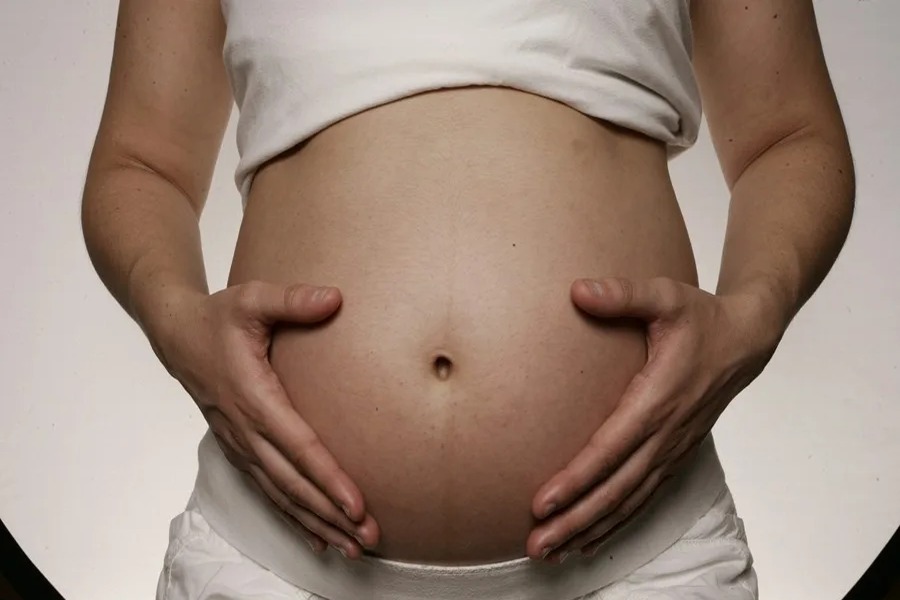Fecundidad en República Dominicana Desciende a Menos de Dos Hijos por Mujer