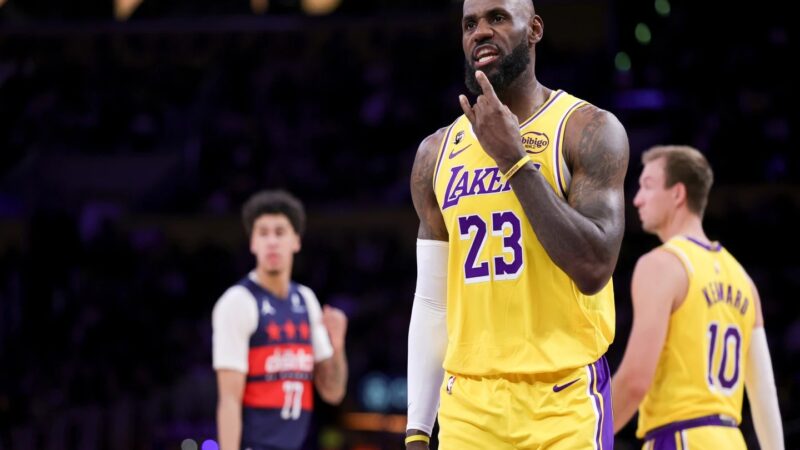 LeBron James: Sin Prisa para Decidir su Futuro en la NBA
